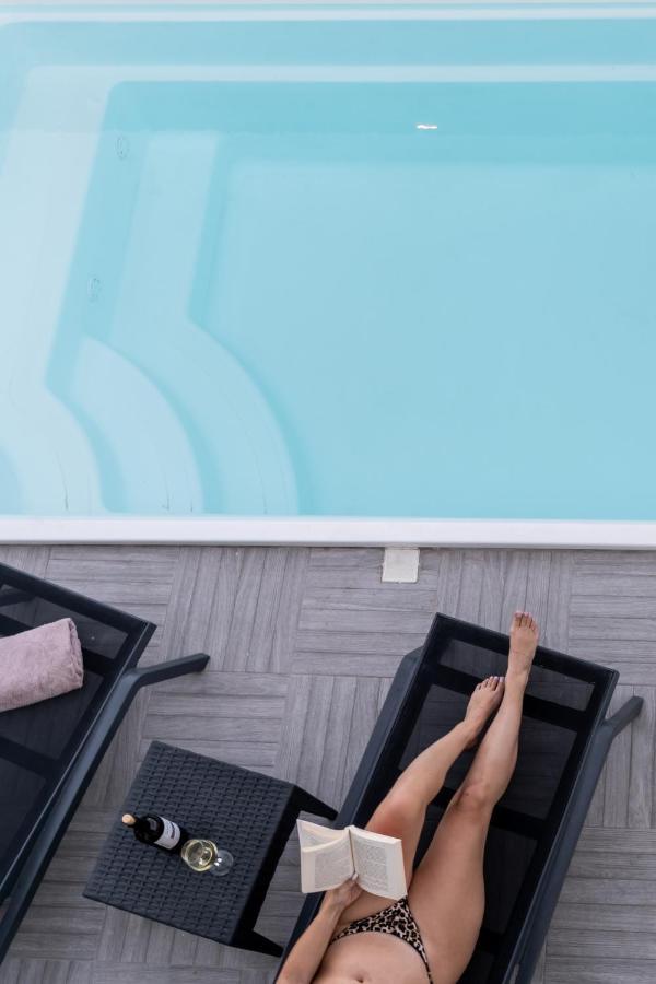 Santorossa Luxury Villas Emporio  Bagian luar foto