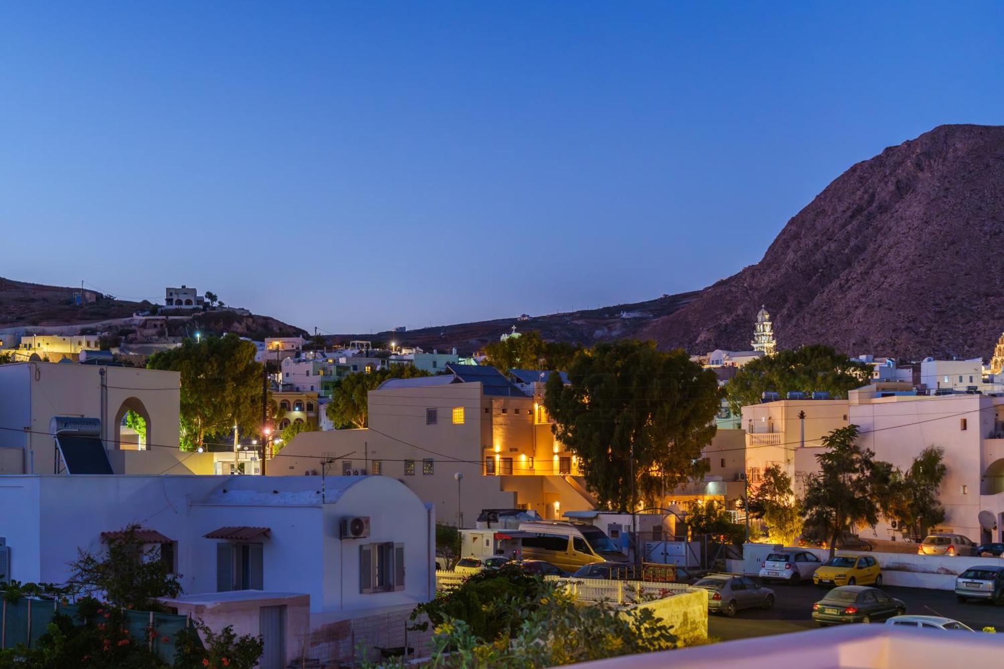 Santorossa Luxury Villas Emporio  Bagian luar foto